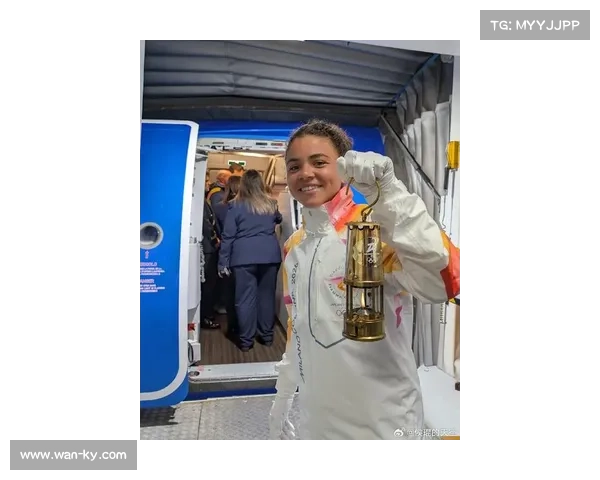 2026年米兰-科尔蒂纳冬奥会火炬开启意大利境内传递 2026年米兰-科尔蒂纳冬奥会火炬开启意大利境内传递